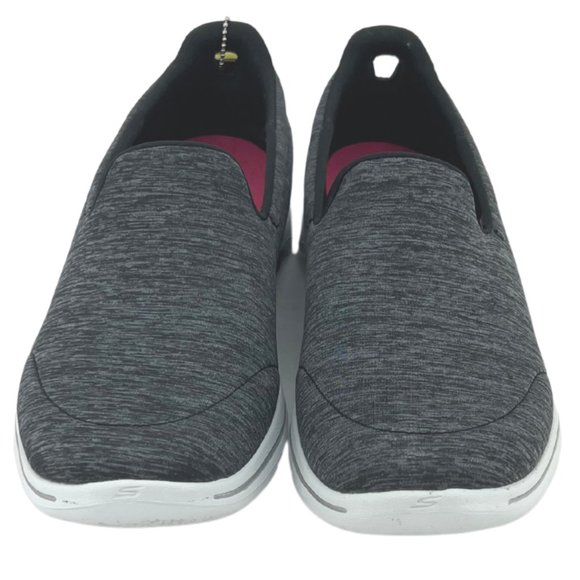 Skechers | Women's Go Walk 5 Shoes | Black | Size 10 - Picture 1 of 5